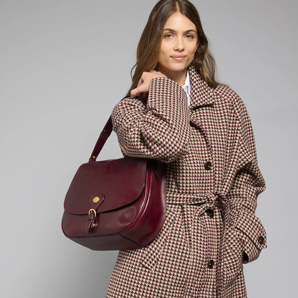 Borsa a spalla in pelle grande con patta frontale-The Bridge Discount