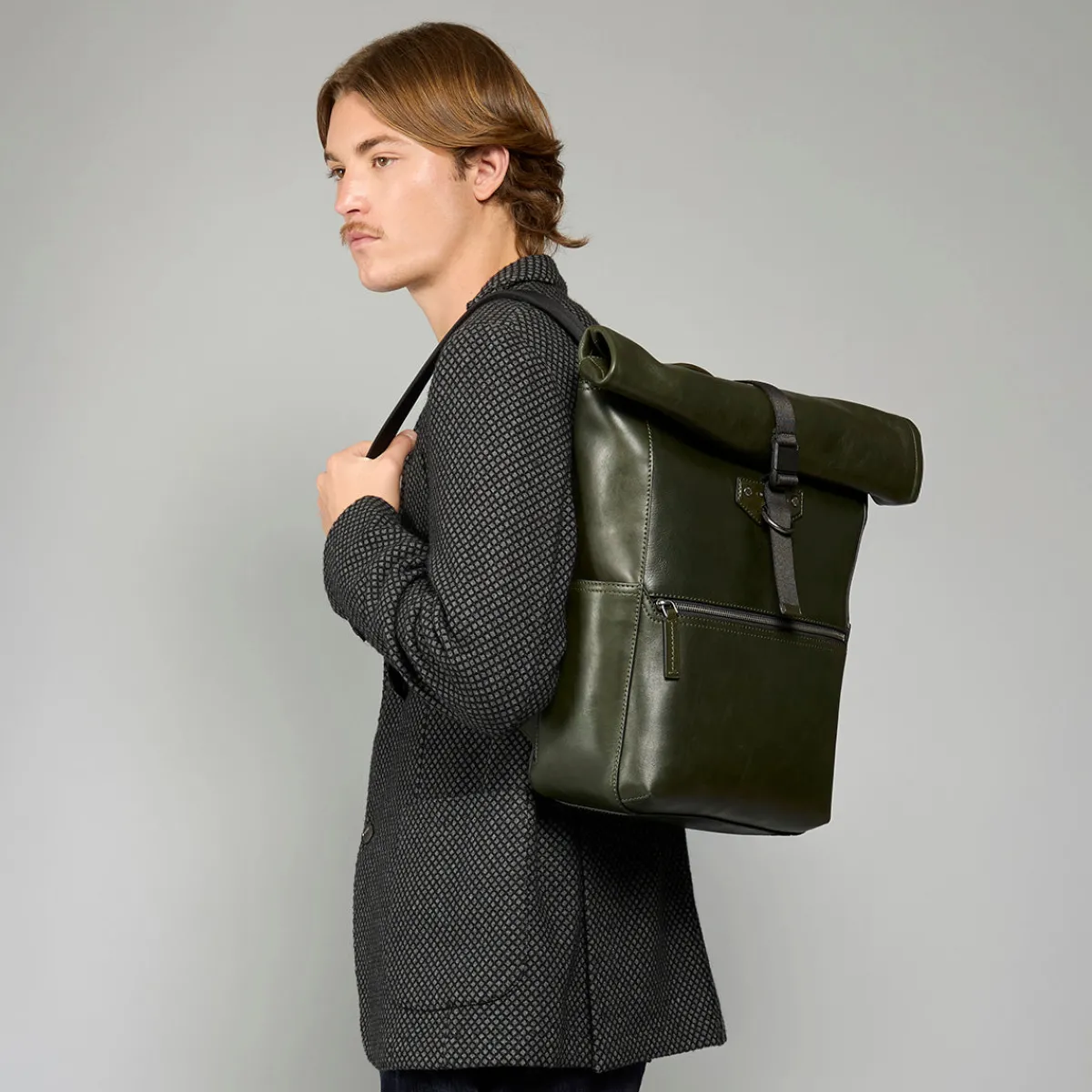 Zaino in pelle uomo con apertura roll-top-The Bridge Discount