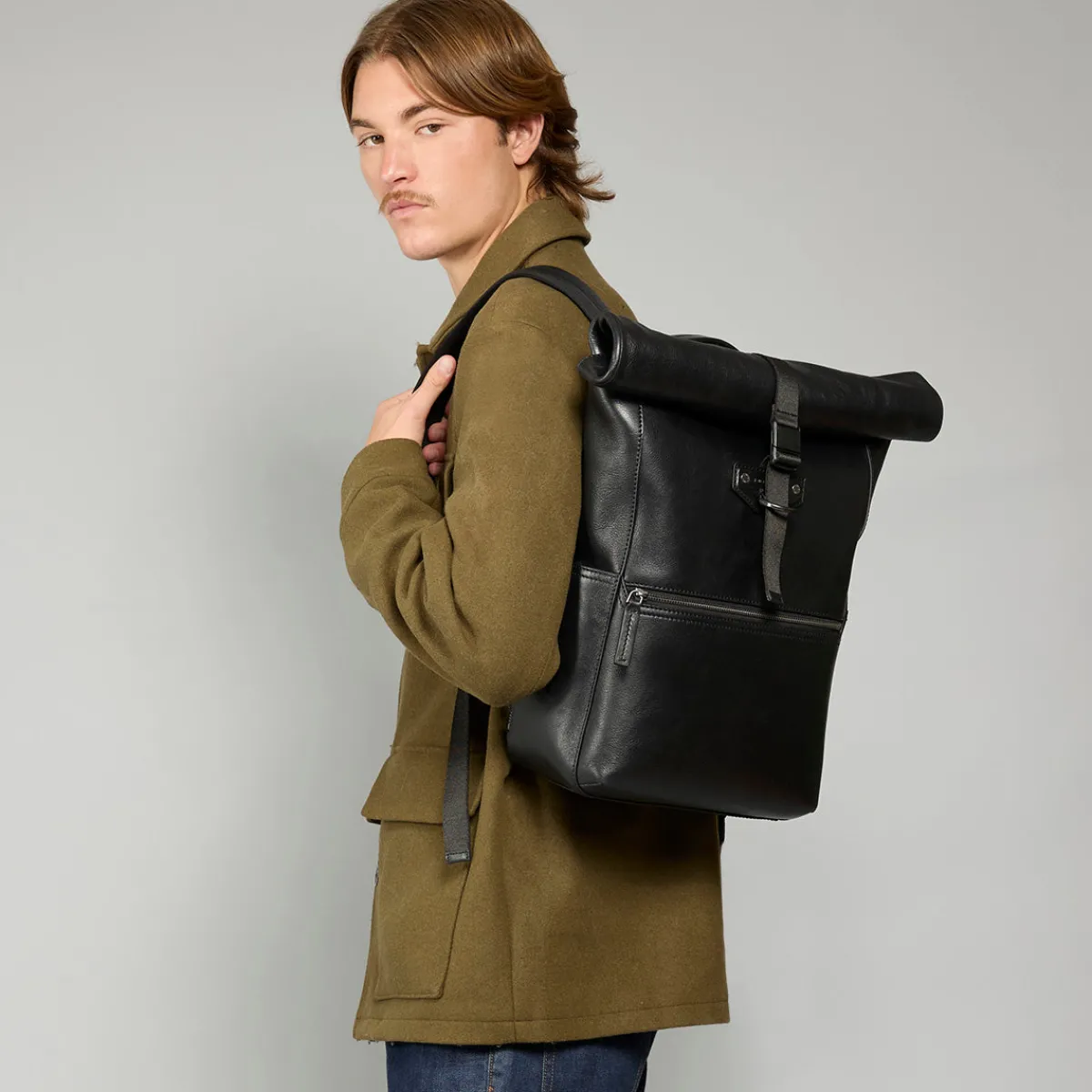 Zaino in pelle uomo con apertura roll-top-The Bridge Clearance