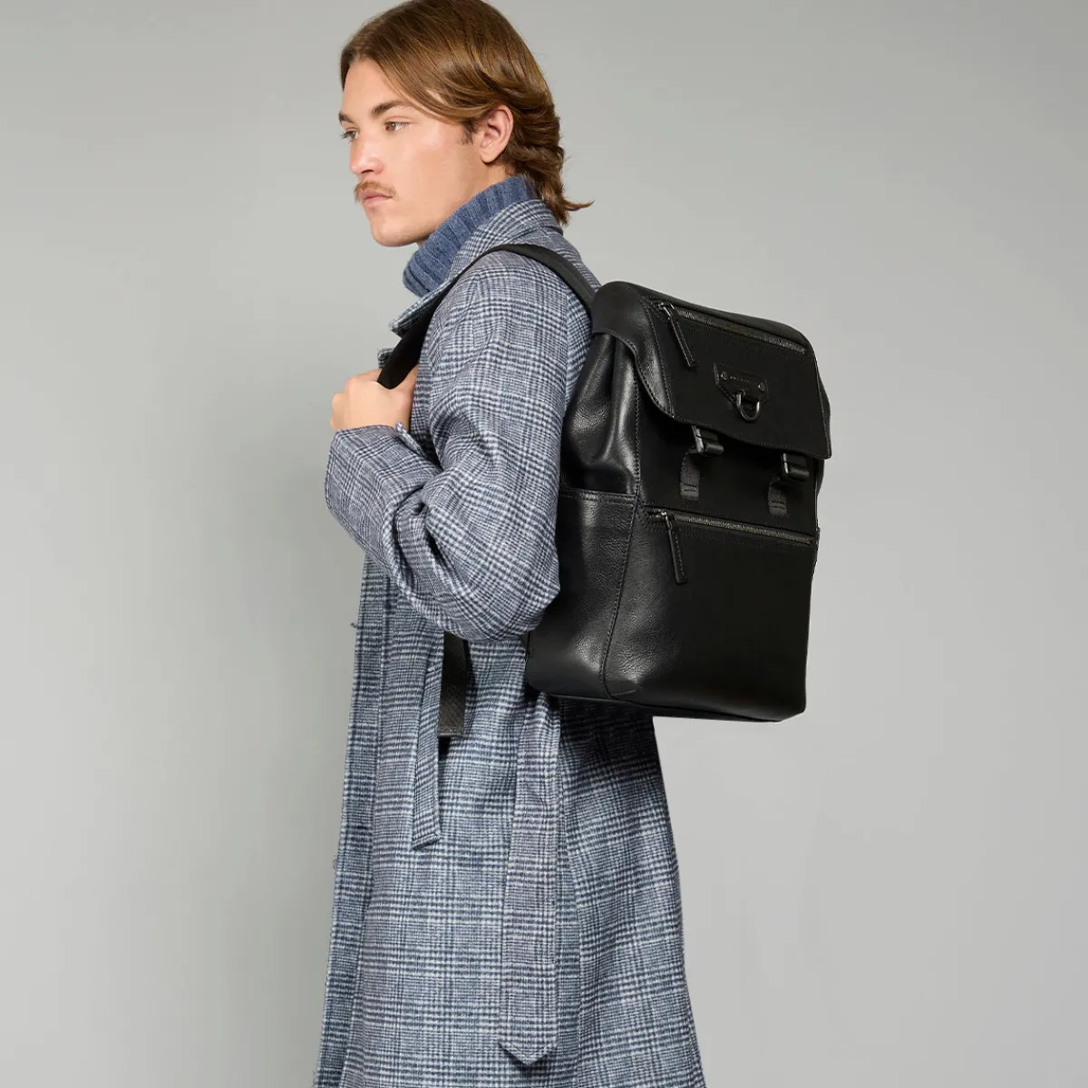 Zaino in pelle uomo con patta-The Bridge Sale