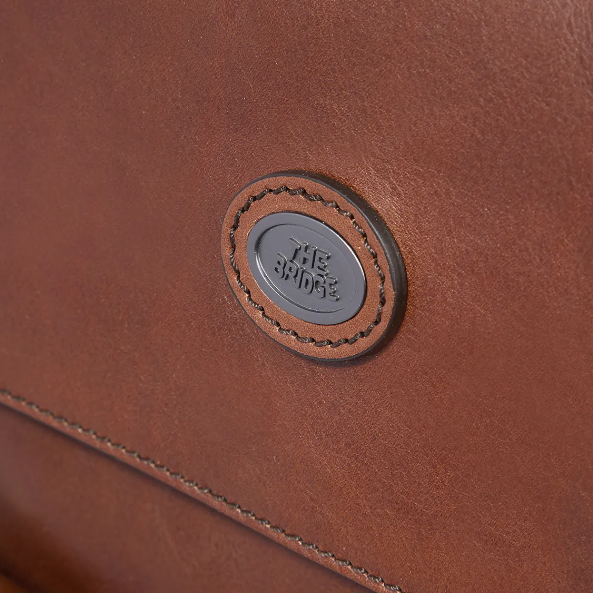 Zaino in pelle uomo con tasche frontali-The Bridge Best